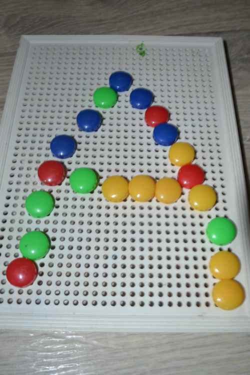 Живой алфавит: 8 способов изучить с ребенком буквы