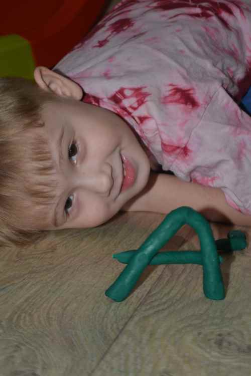 Живой алфавит: 8 способов изучить с ребенком буквы