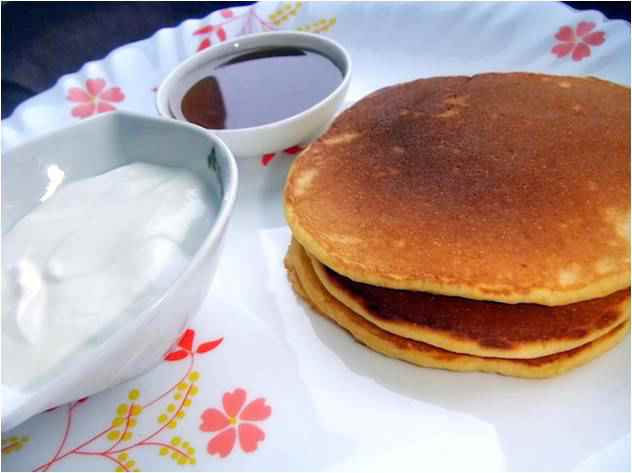 В своей тарелке: Куриные шарики с черносливом и тыквенные панкейки