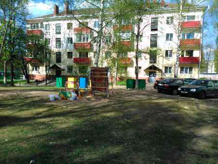 Рай для детей или бомжей: пускать ли ребенка играть на помойку?