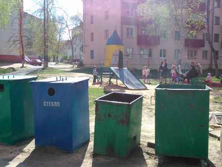 Рай для детей или бомжей: пускать ли ребенка играть на помойку?