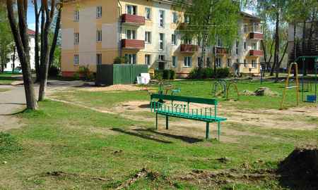 Рай для детей или бомжей: пускать ли ребенка играть на помойку?