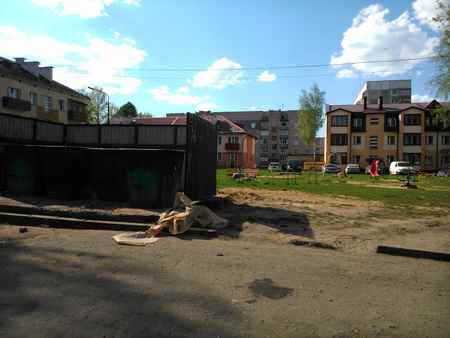 Рай для детей или бомжей: пускать ли ребенка играть на помойку?