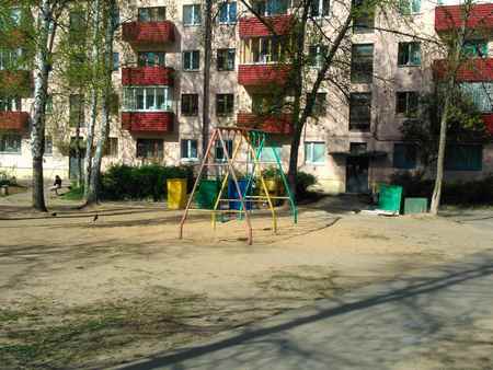 Рай для детей или бомжей: пускать ли ребенка играть на помойку?