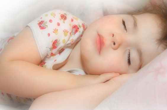 «Уснешь ты  или нет?»: как уложить ребенка спать