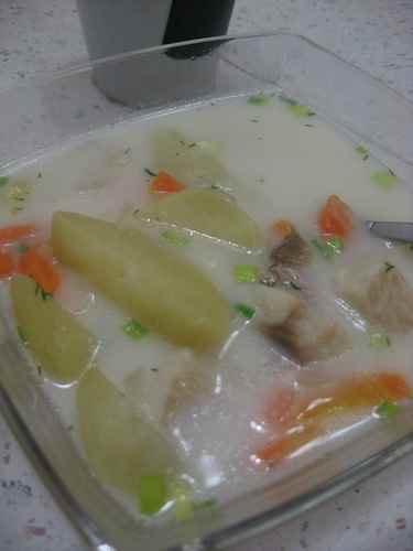 Открыть свое лицо морскому ветру и заорать во все горло или взлететь...