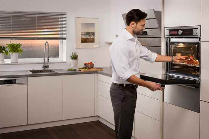 Как кразместить технику на кухне