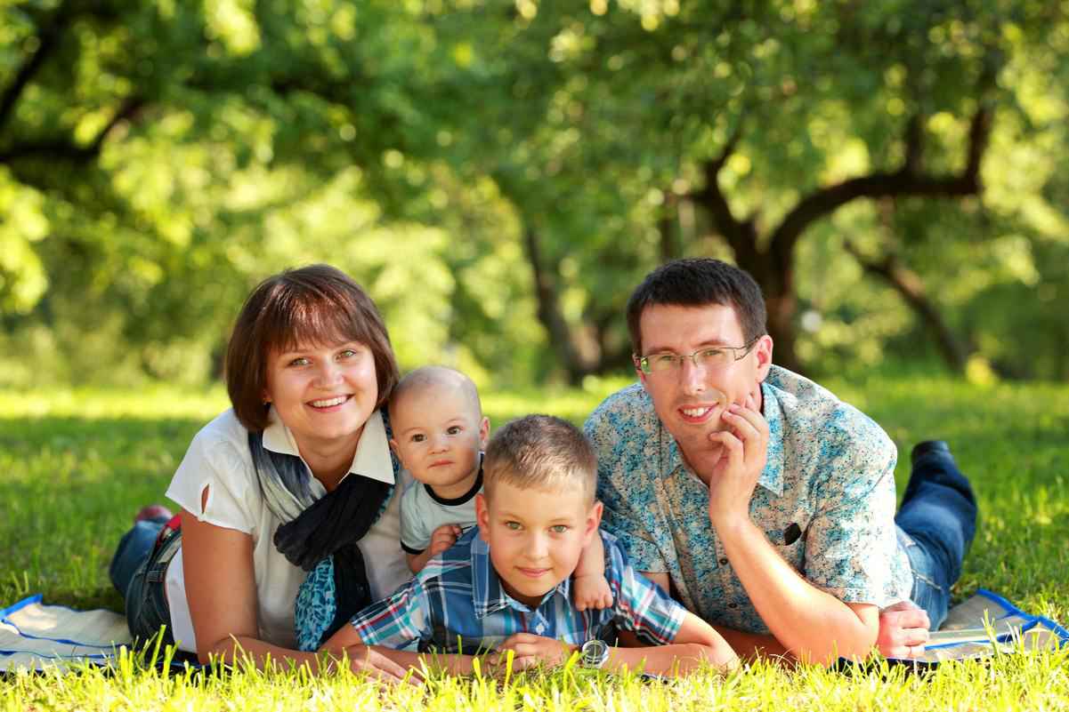 Один день из жизни счастливой семьи...