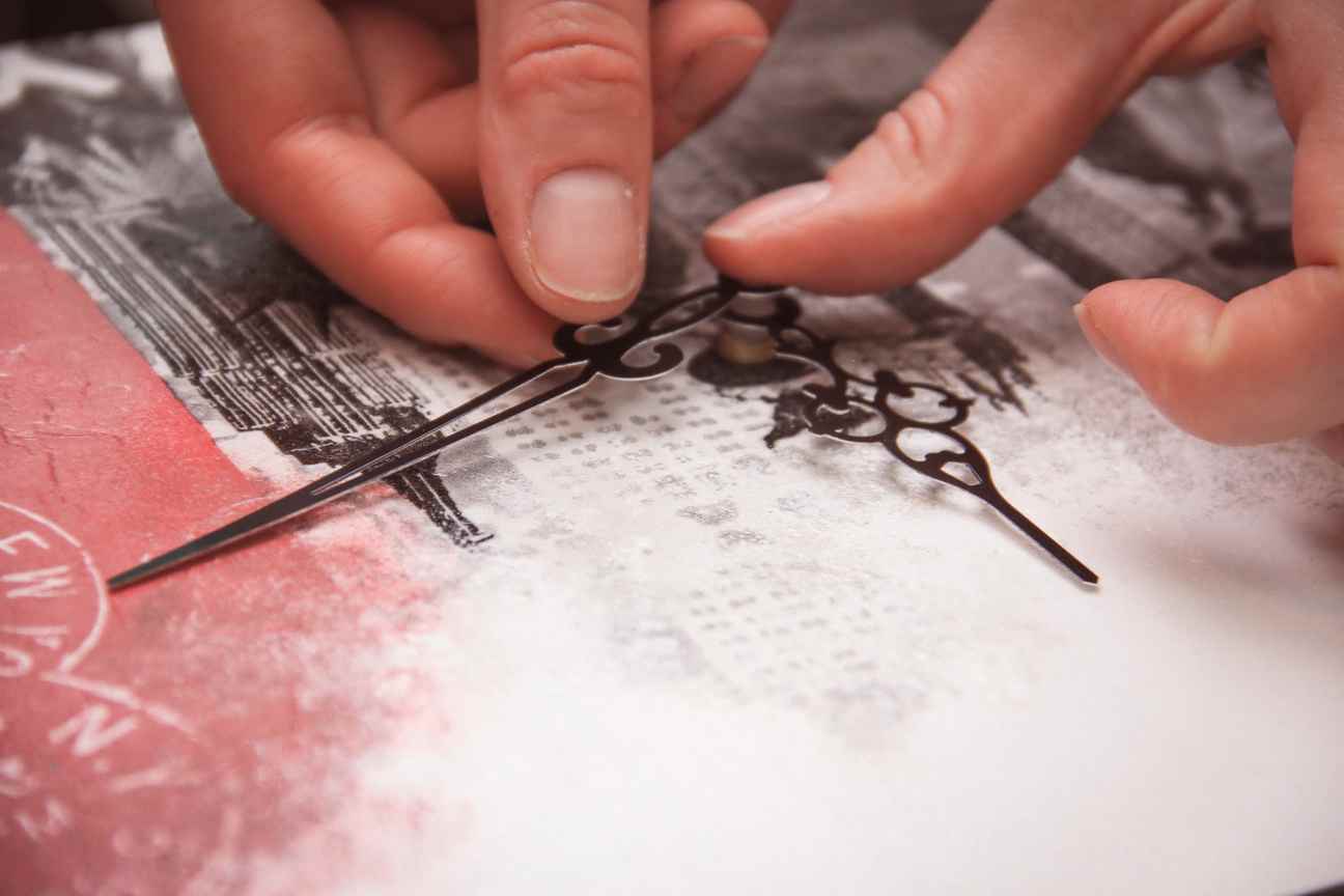 Мастер-класс: часы своими руками в технике декупаж