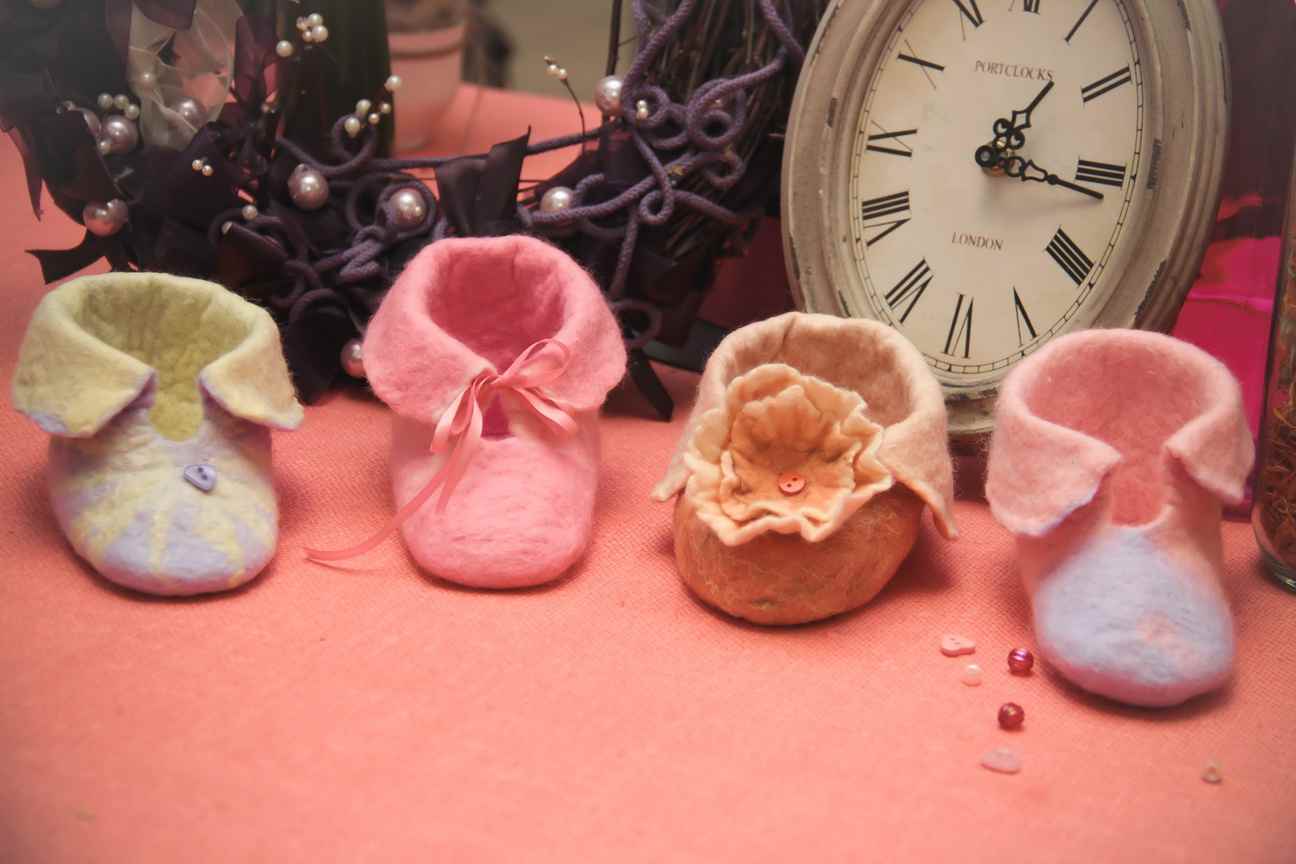 Школа мастериц: валяние пинеток из шерсти