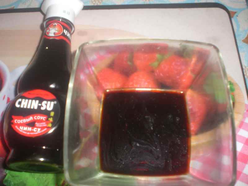 В своей тарелке: мясо с остринкой и яблочно-клубничный пирог