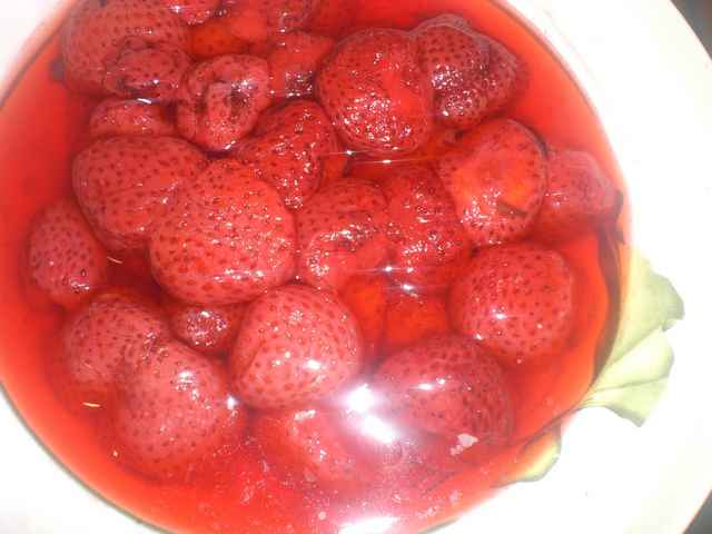 В своей тарелке: мясо с остринкой и яблочно-клубничный пирог