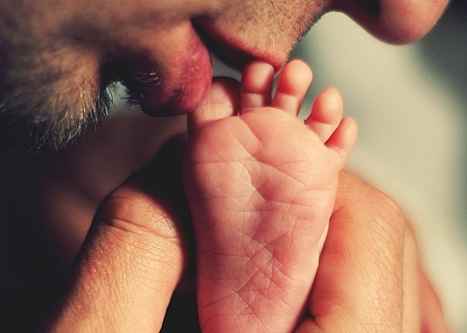 Кто-то покупает роскошную машину, кто-то дорогие часы. У меня трое детей