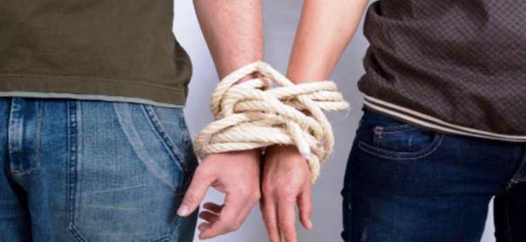 На коротком поводке. Как мужчины зависят от женщин