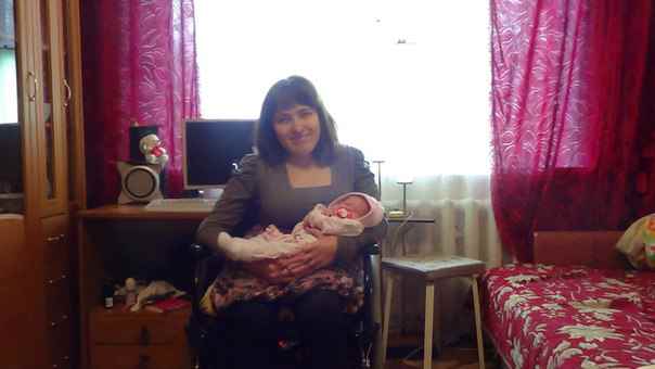 «Я понимала, что беременность – это огромный риск для меня и ребенка»: счастье в инвалидном кресле