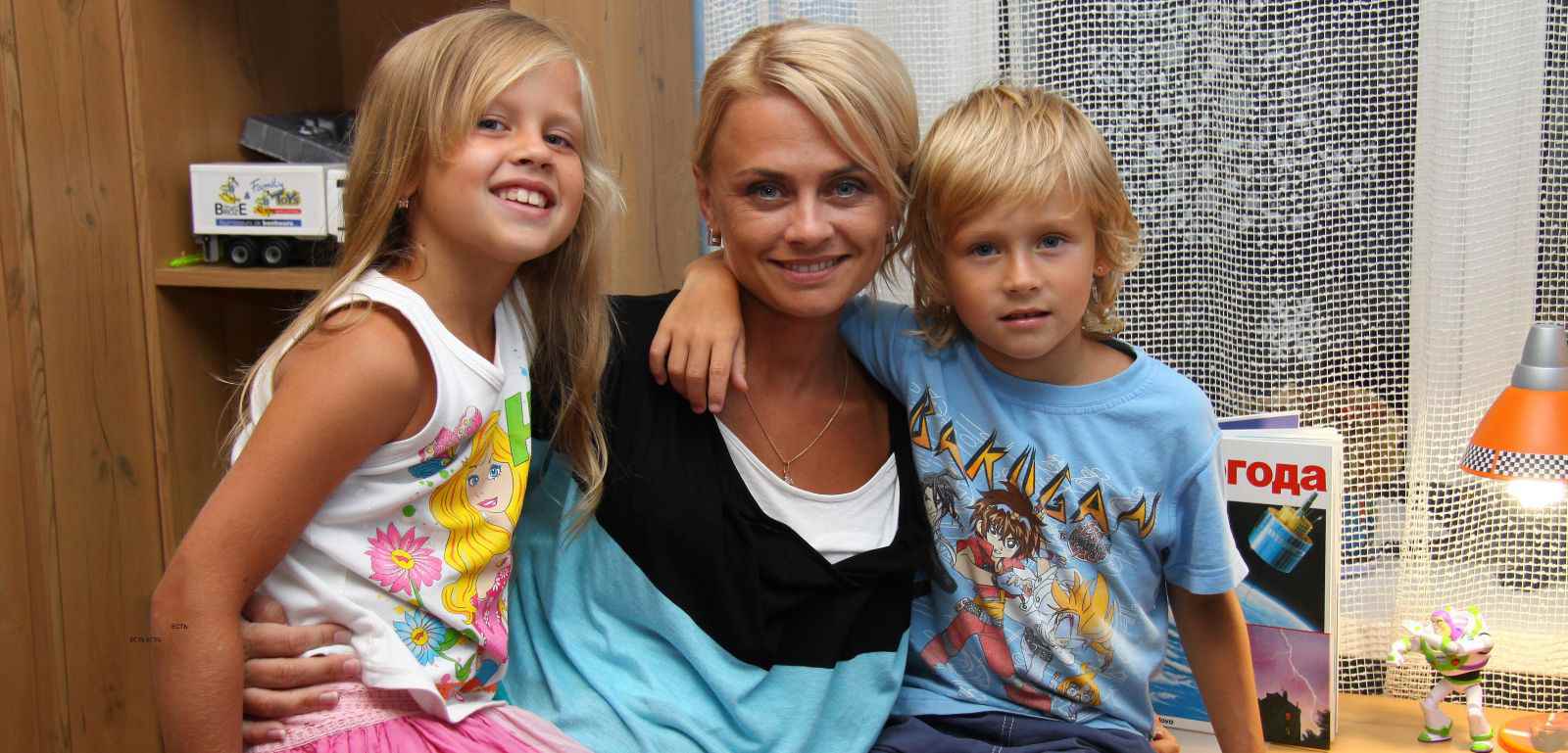 Лариса Грибалева с детьми