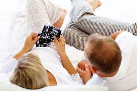 Поздние роды