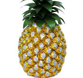 ананас из конфет