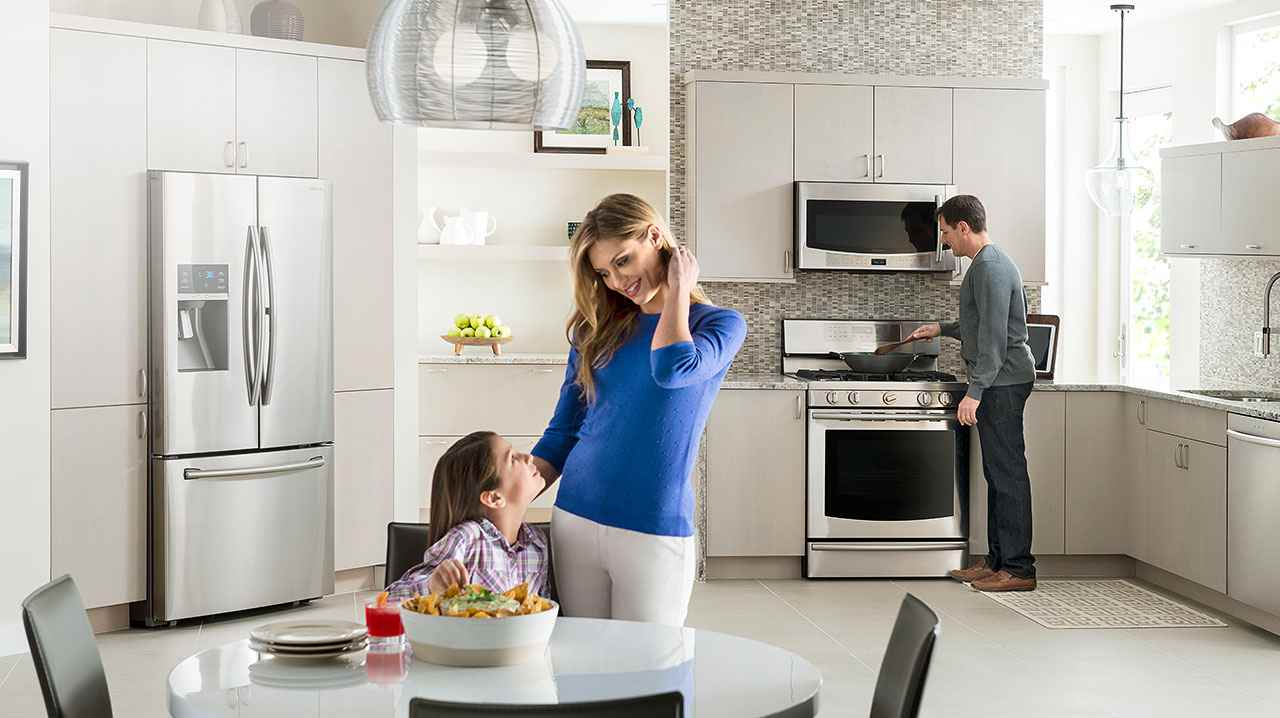 Как кразместить технику на кухне