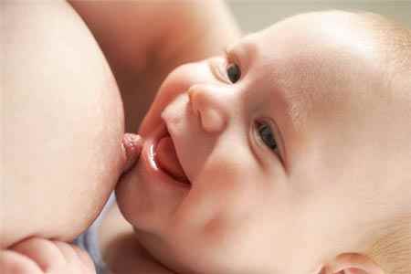 Первые вопросы о кормлении грудью