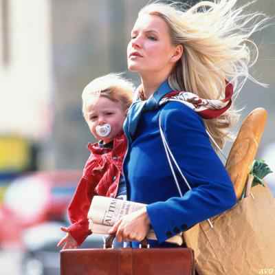 Мама работает