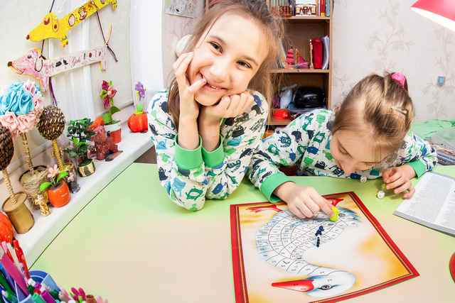 Папа и дети: про математику, чтение и немного о настольных лампах