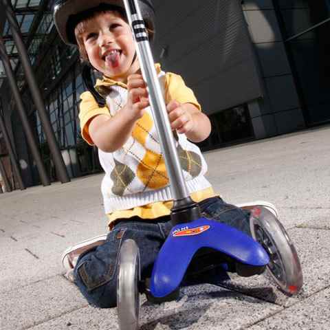 Как правильно выбрать детский самокат