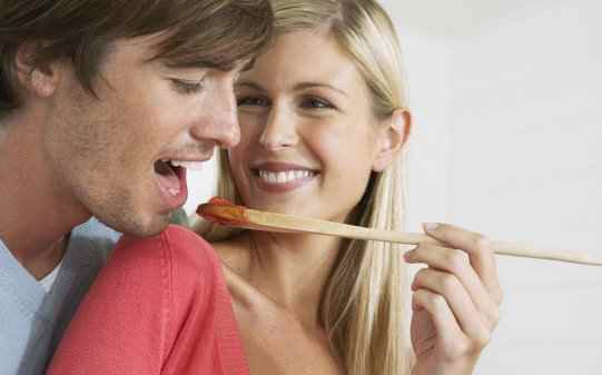 Муж на кухне