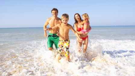 Дети и море