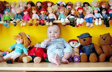 Ребенок и игрушки