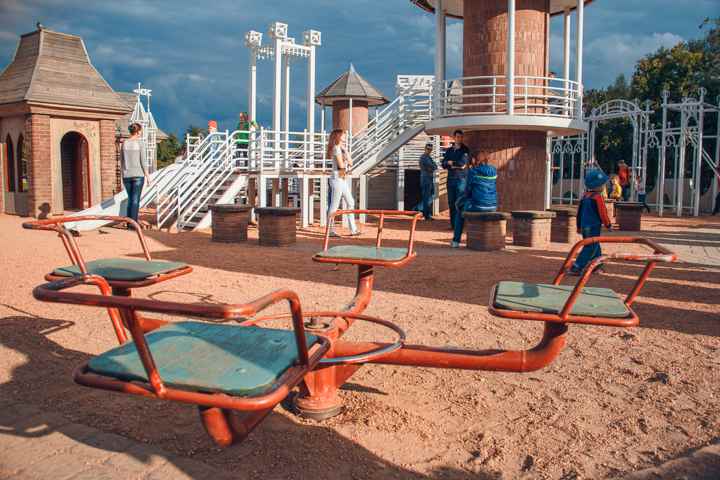 Обзор детских площадок Минска: Лошица